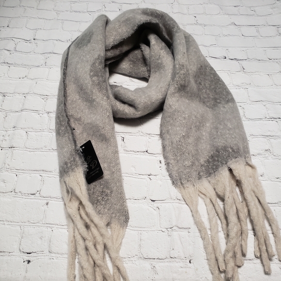 Women's chunky scarf. - Picture 3 of 6